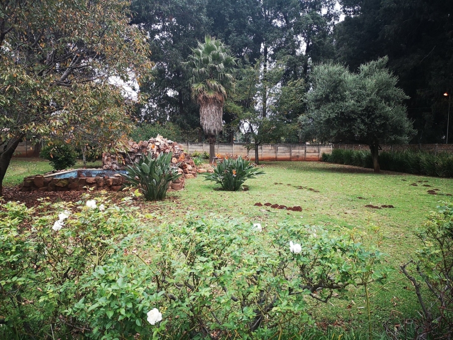 7 Bedroom Property for Sale in Bredell Gauteng