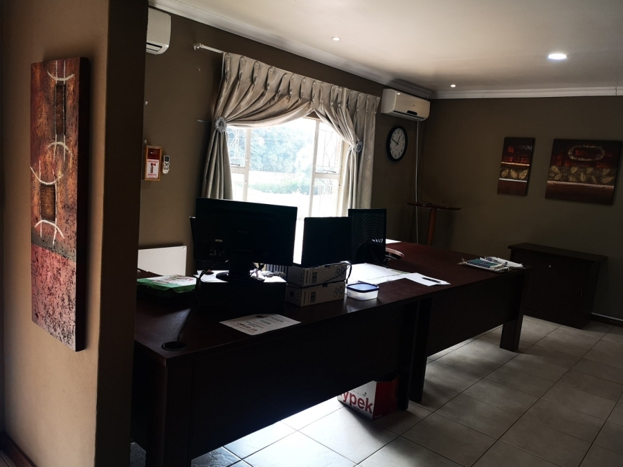 7 Bedroom Property for Sale in Bredell Gauteng