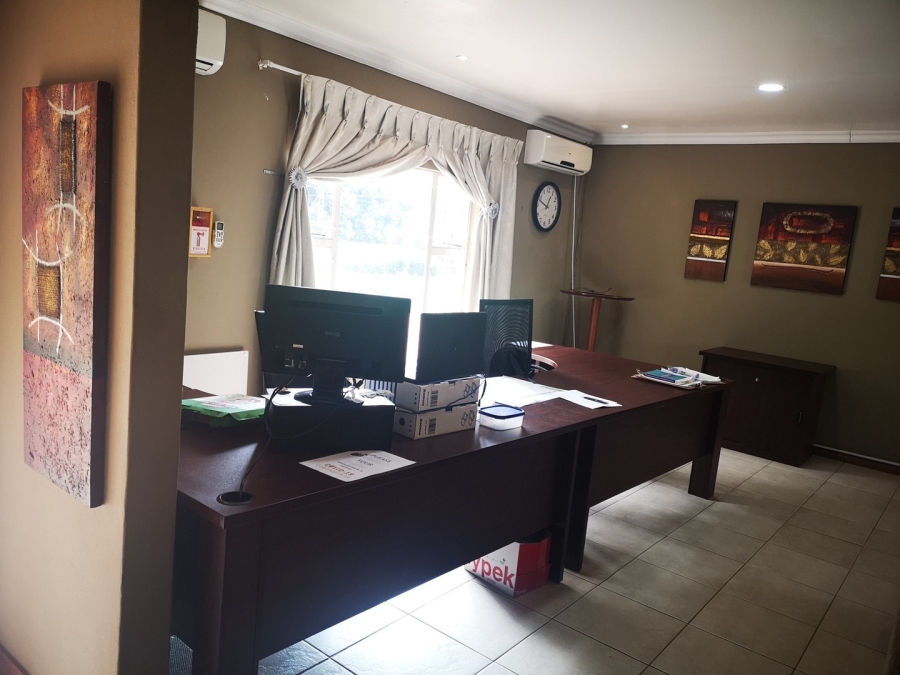 7 Bedroom Property for Sale in Bredell Gauteng