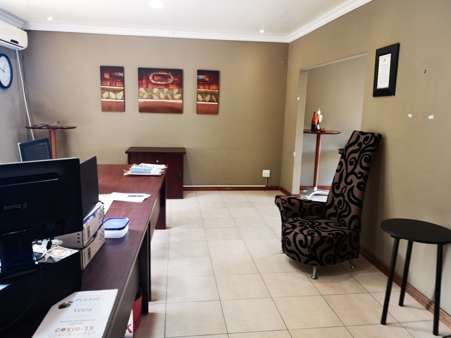 7 Bedroom Property for Sale in Bredell Gauteng