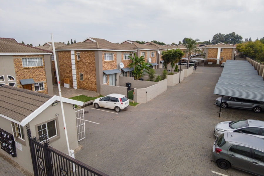 2 Bedroom Property for Sale in Birchleigh Gauteng