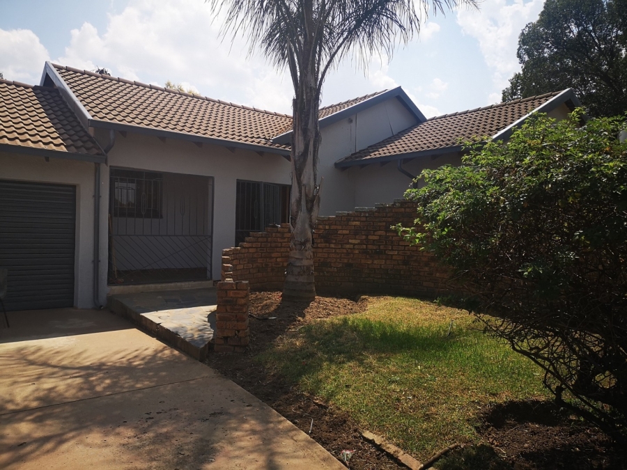 3 Bedroom Property for Sale in Birchleigh North Gauteng