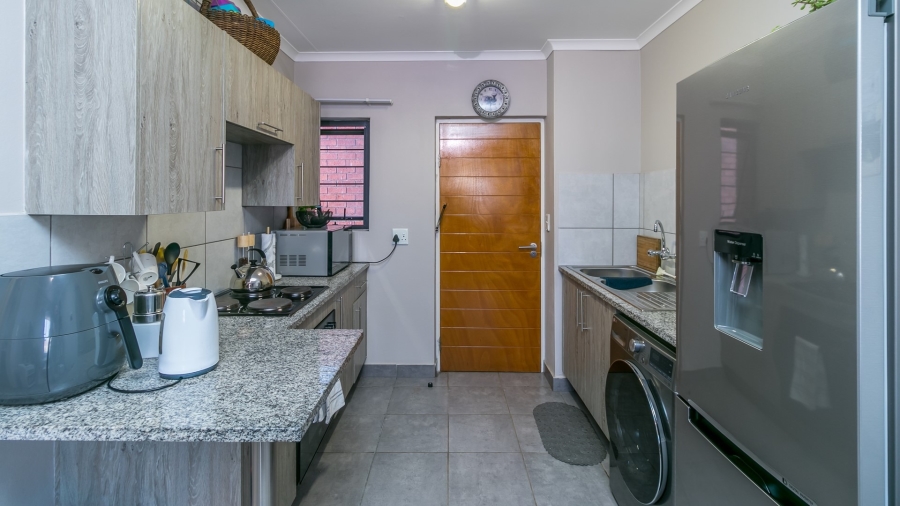 2 Bedroom Property for Sale in Grand Central Gauteng