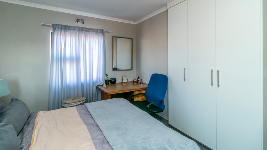 2 Bedroom Property for Sale in Grand Central Gauteng