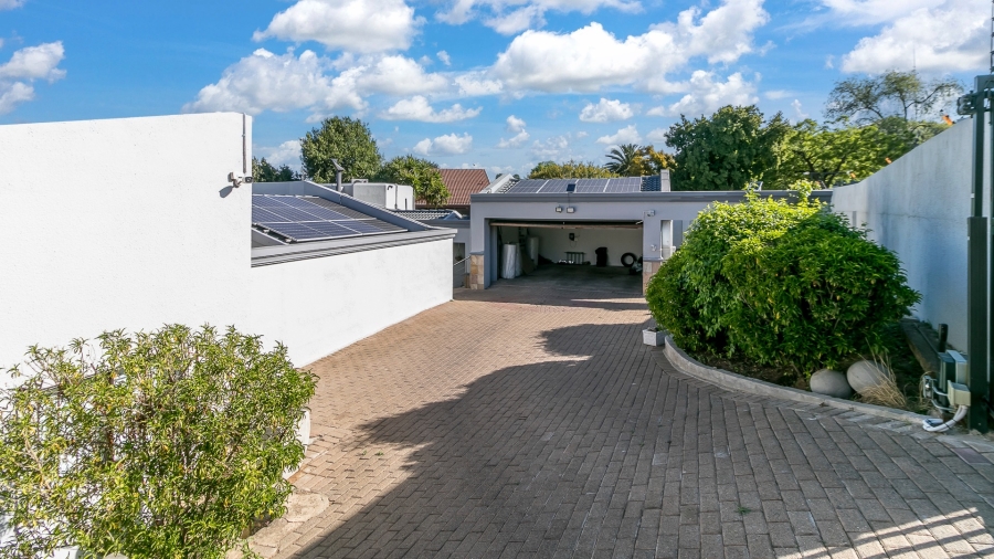 To Let 3 Bedroom Property for Rent in Hurlingham Manor Gauteng