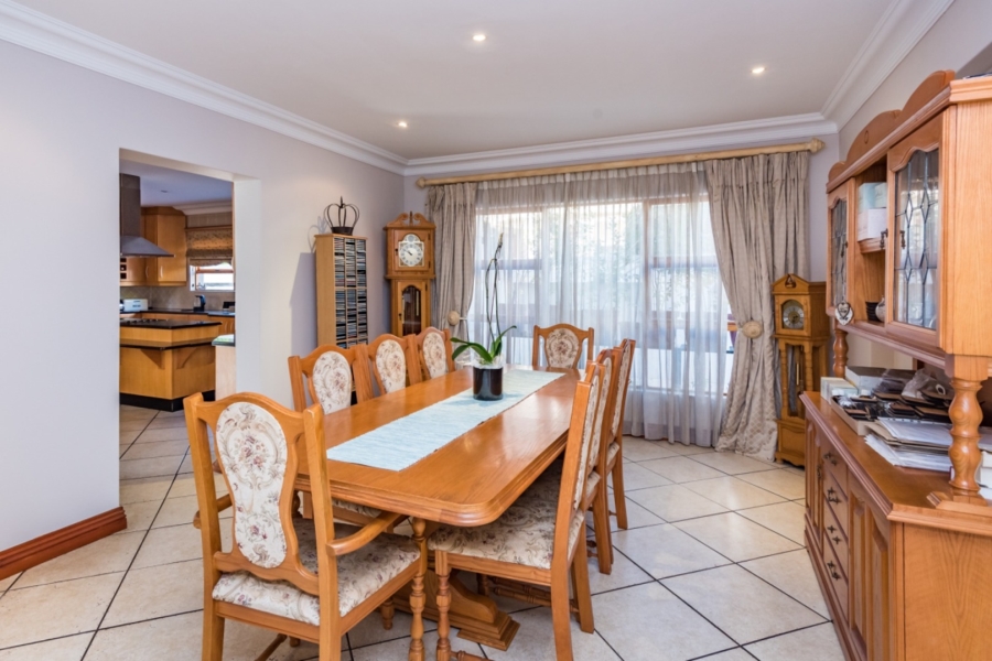 3 Bedroom Property for Sale in Ruimsig Country Estate Gauteng