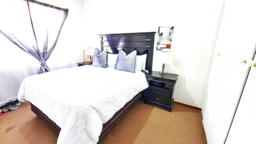 1 Bedroom Property for Sale in Halfway Gardens Gauteng