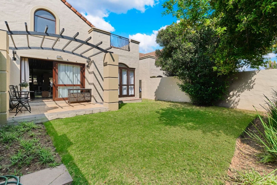 To Let 2 Bedroom Property for Rent in Sunninghill Gauteng