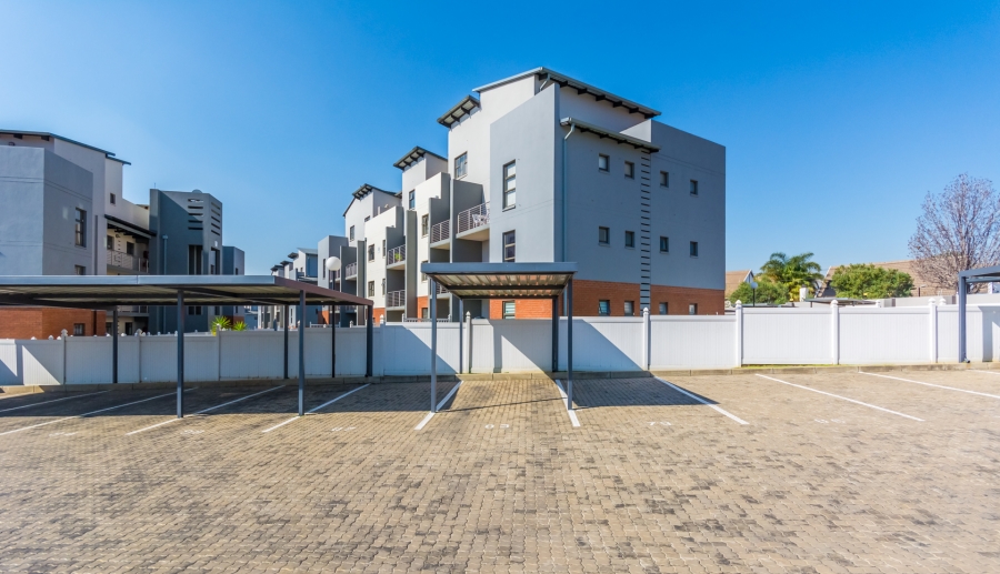 2 Bedroom Property for Sale in Barbeque Downs Gauteng