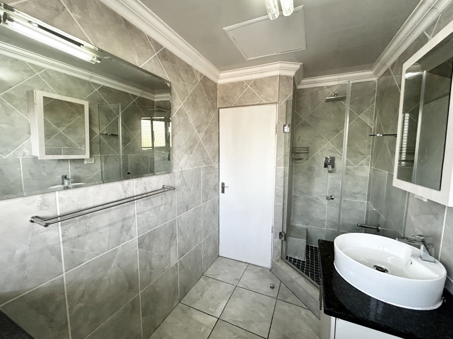 2 Bedroom Property for Sale in Sunninghill Gauteng