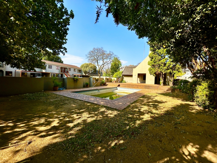 2 Bedroom Property for Sale in Sunninghill Gauteng