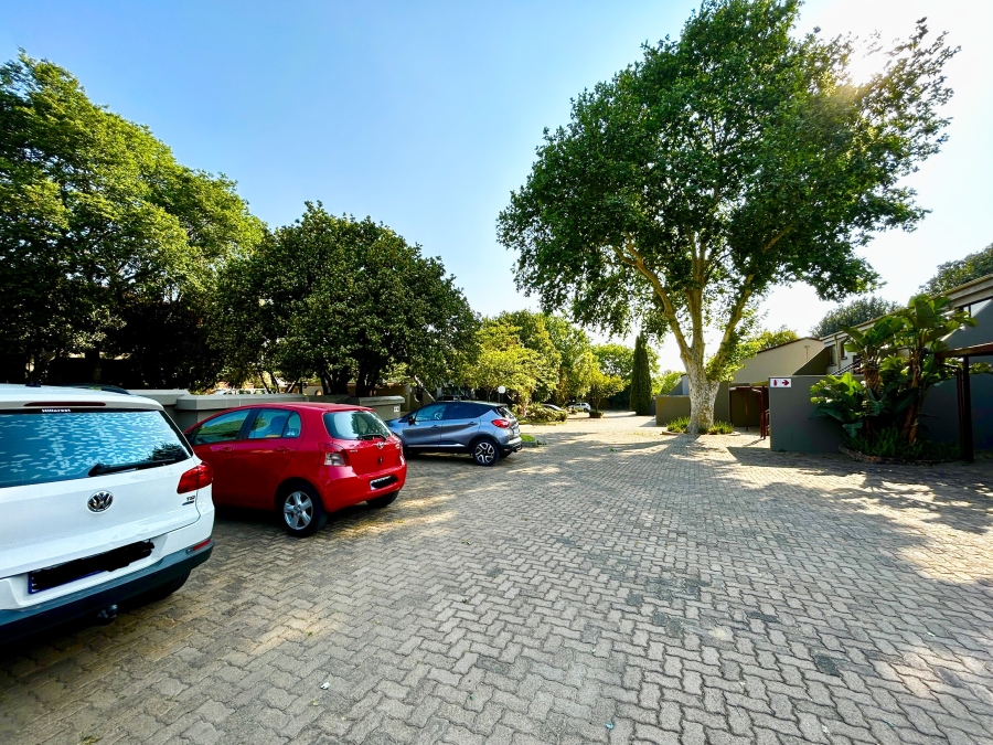 2 Bedroom Property for Sale in Sunninghill Gauteng