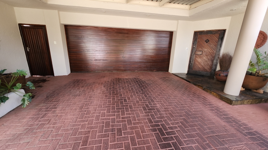 4 Bedroom Property for Sale in Eldoraigne Gauteng