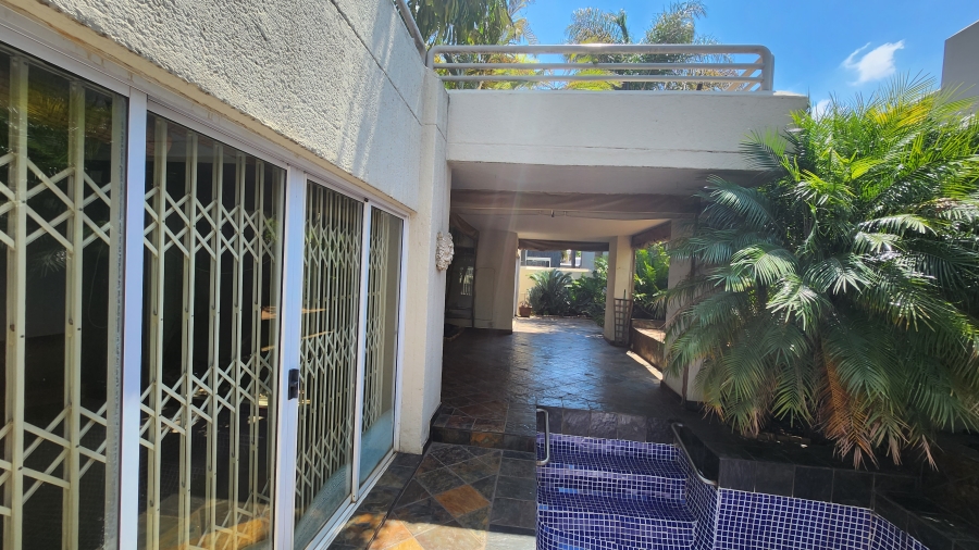 4 Bedroom Property for Sale in Eldoraigne Gauteng