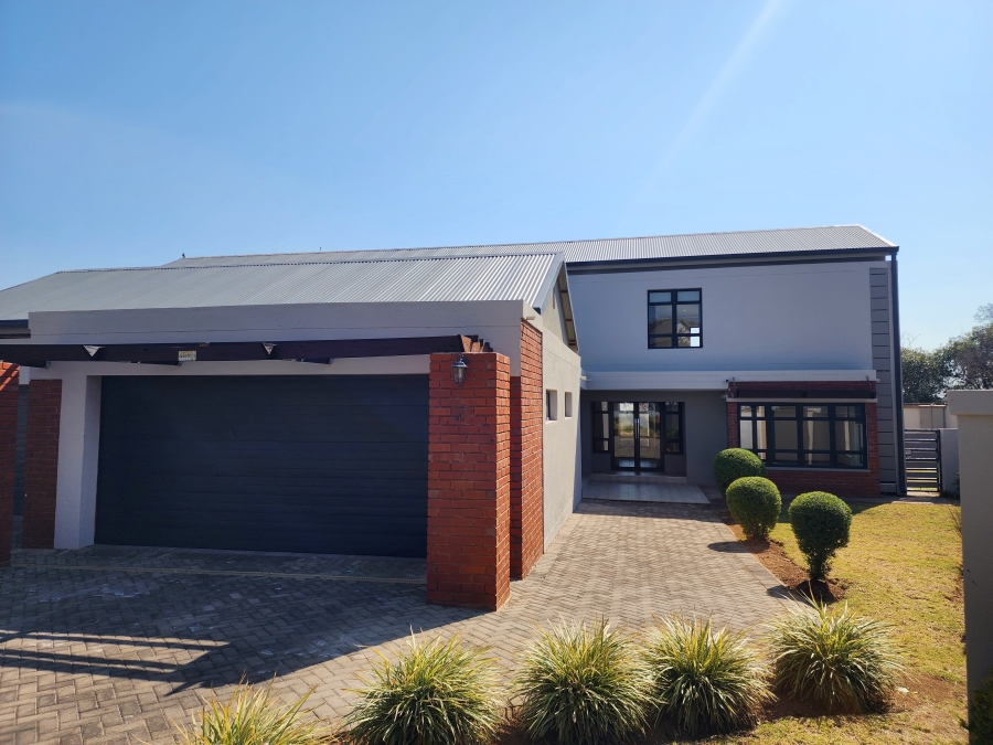 4 Bedroom Property for Sale in Copperleaf Estate Gauteng