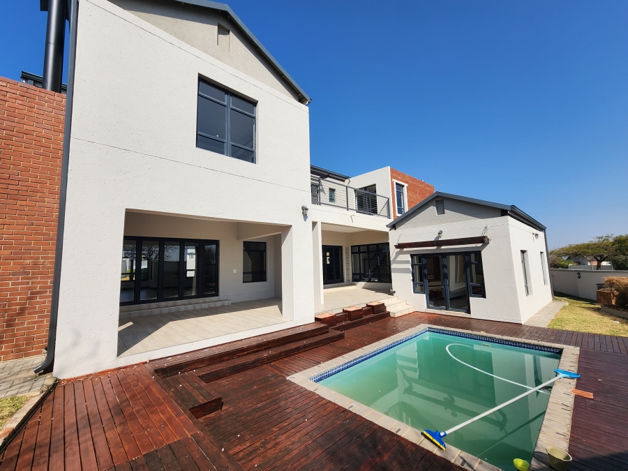 4 Bedroom Property for Sale in Copperleaf Estate Gauteng