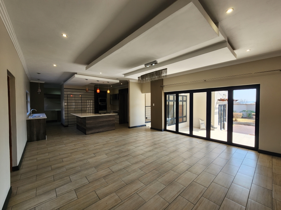 4 Bedroom Property for Sale in Copperleaf Estate Gauteng