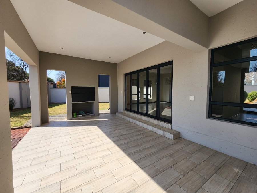 4 Bedroom Property for Sale in Copperleaf Estate Gauteng