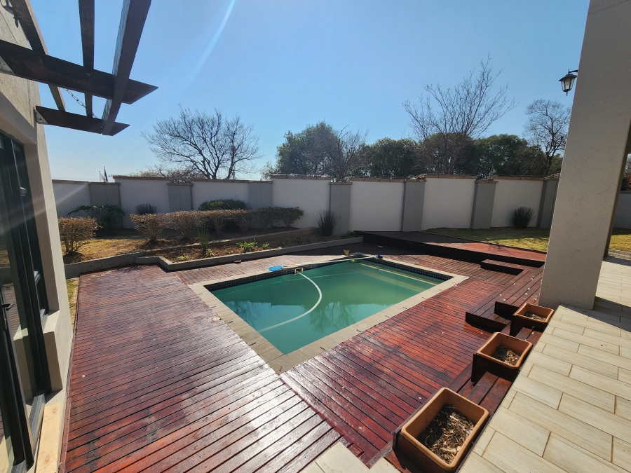 4 Bedroom Property for Sale in Copperleaf Estate Gauteng