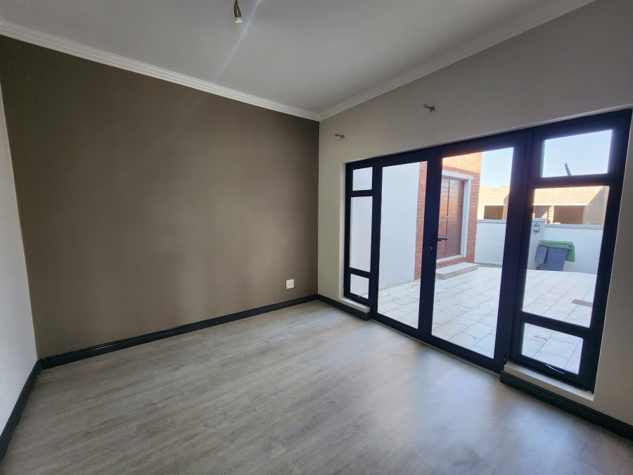 4 Bedroom Property for Sale in Copperleaf Estate Gauteng