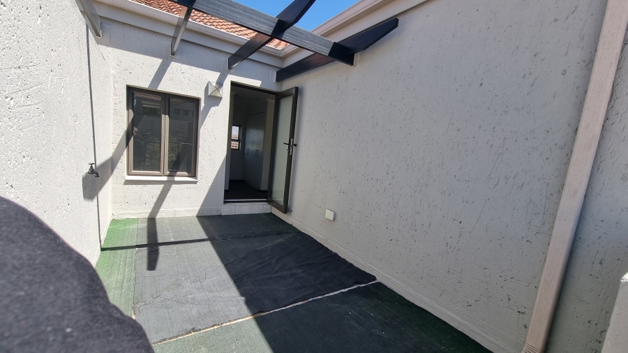 To Let 1 Bedroom Property for Rent in Sunninghill Gauteng