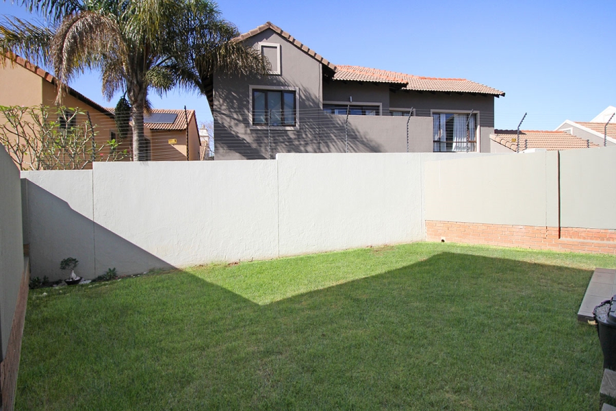 4 Bedroom Property for Sale in Broadacres Gauteng