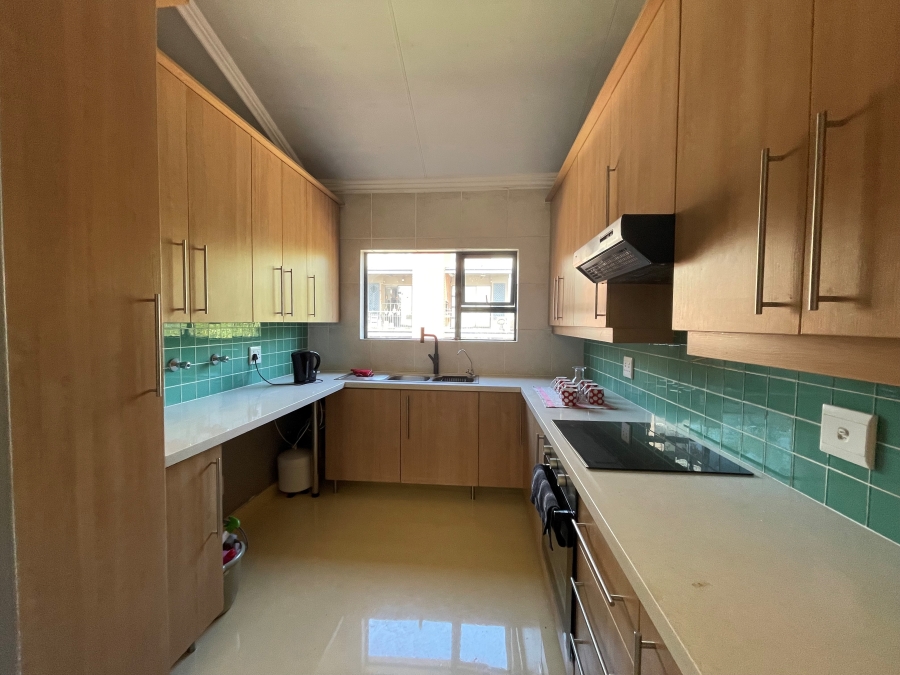 To Let 3 Bedroom Property for Rent in Morningside Gauteng