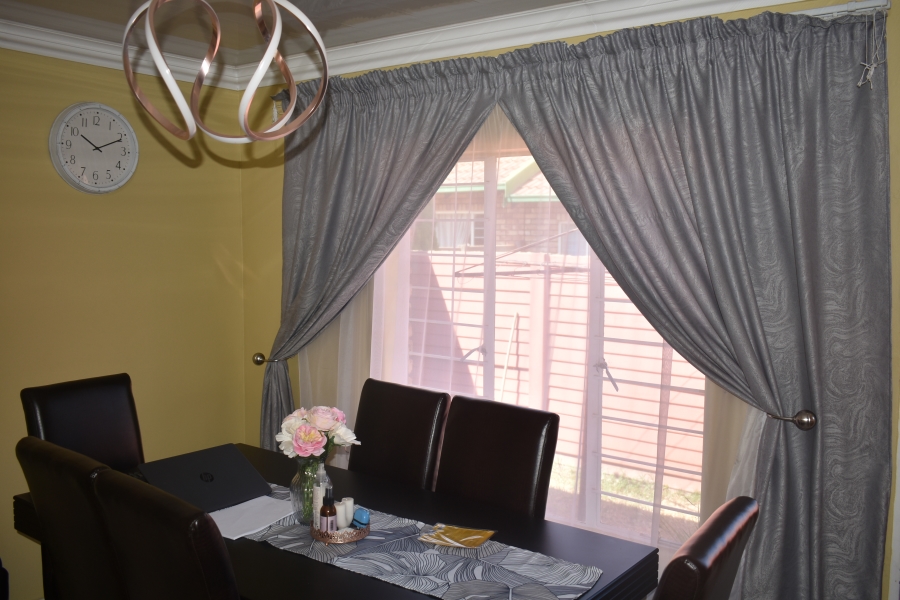 2 Bedroom Property for Sale in The Orchards Gauteng