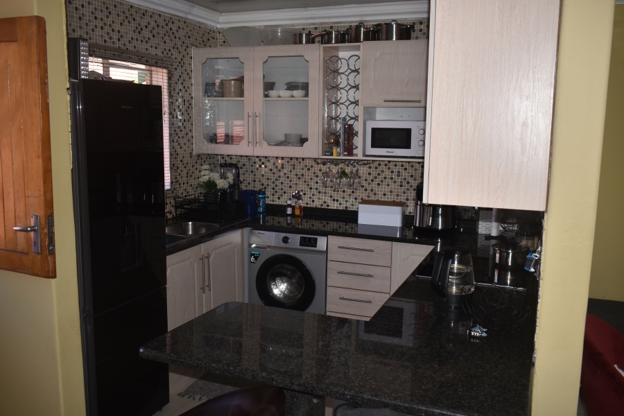 2 Bedroom Property for Sale in The Orchards Gauteng