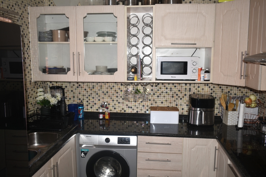 2 Bedroom Property for Sale in The Orchards Gauteng