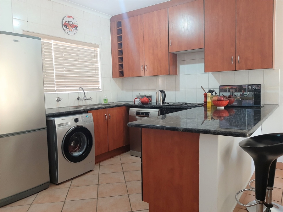 2 Bedroom Property for Sale in Faerie Glen Gauteng