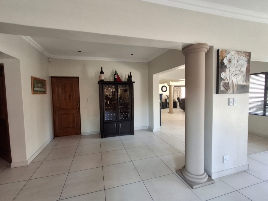 3 Bedroom Property for Sale in Sonneveld Gauteng