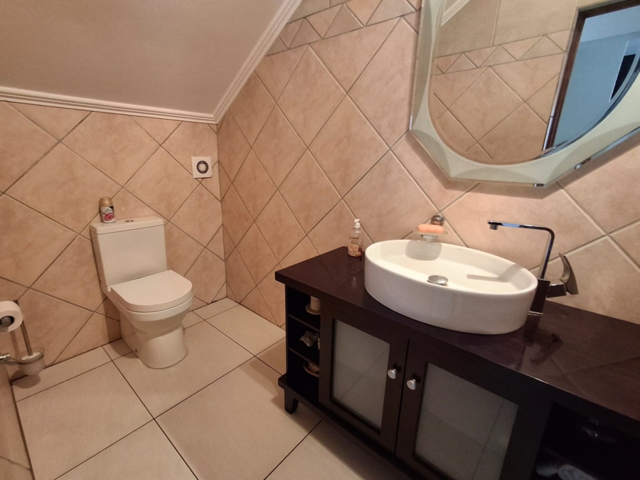 3 Bedroom Property for Sale in Sonneveld Gauteng