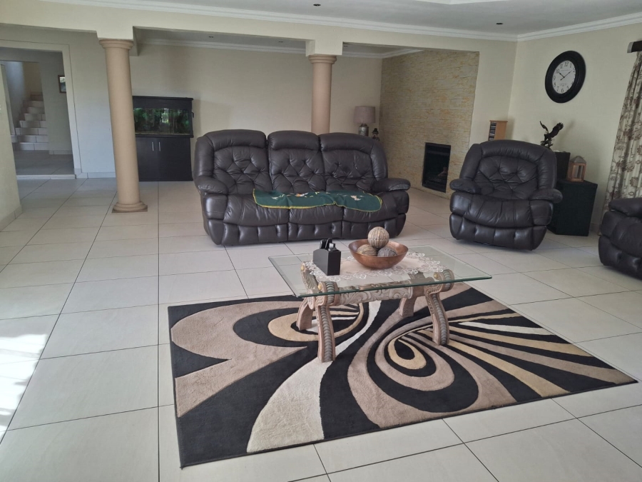 3 Bedroom Property for Sale in Sonneveld Gauteng