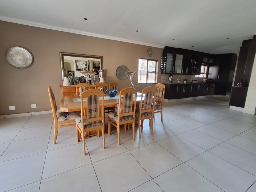 3 Bedroom Property for Sale in Sonneveld Gauteng