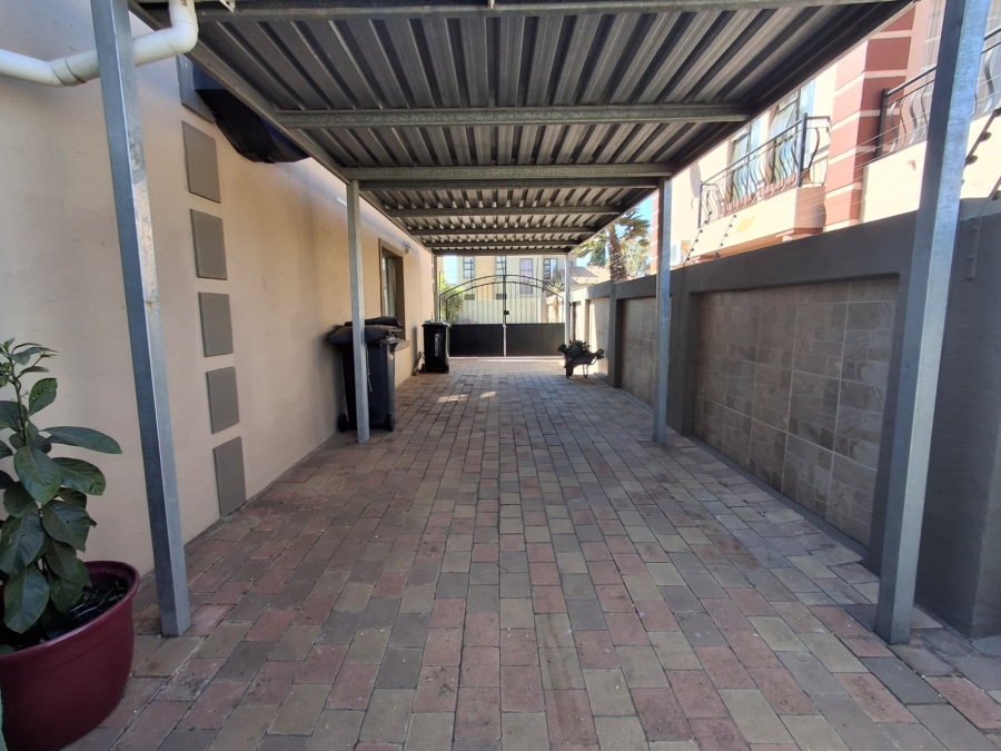 3 Bedroom Property for Sale in Sonneveld Gauteng