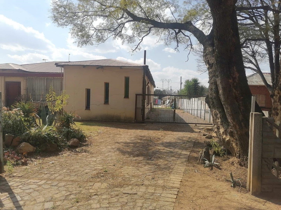 4 Bedroom Property for Sale in Dunnottar Gauteng