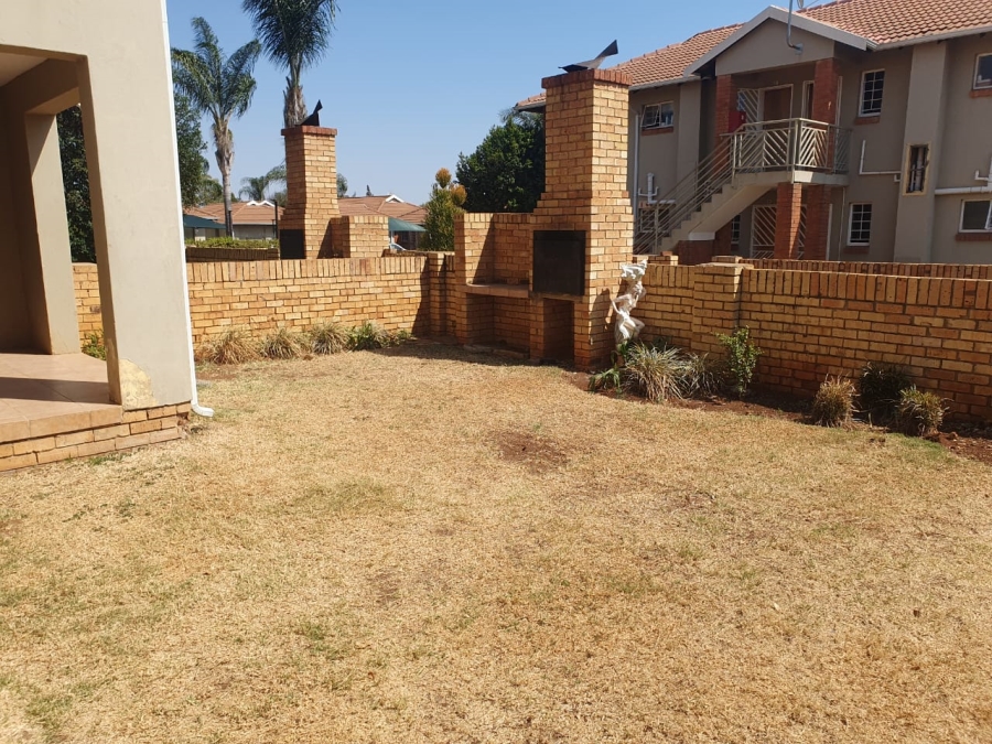 2 Bedroom Property for Sale in Montana Gauteng