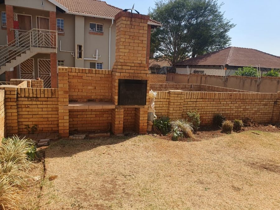 2 Bedroom Property for Sale in Montana Gauteng