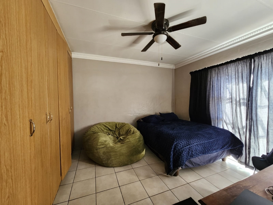 4 Bedroom Property for Sale in Vanderbijlpark SE 6 Gauteng