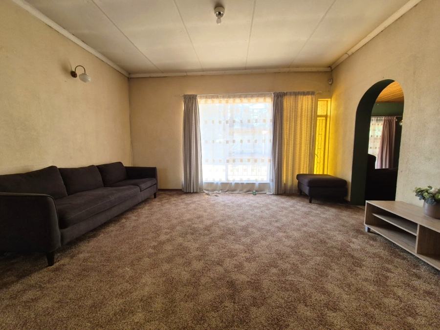 4 Bedroom Property for Sale in Falcon Ridge Gauteng