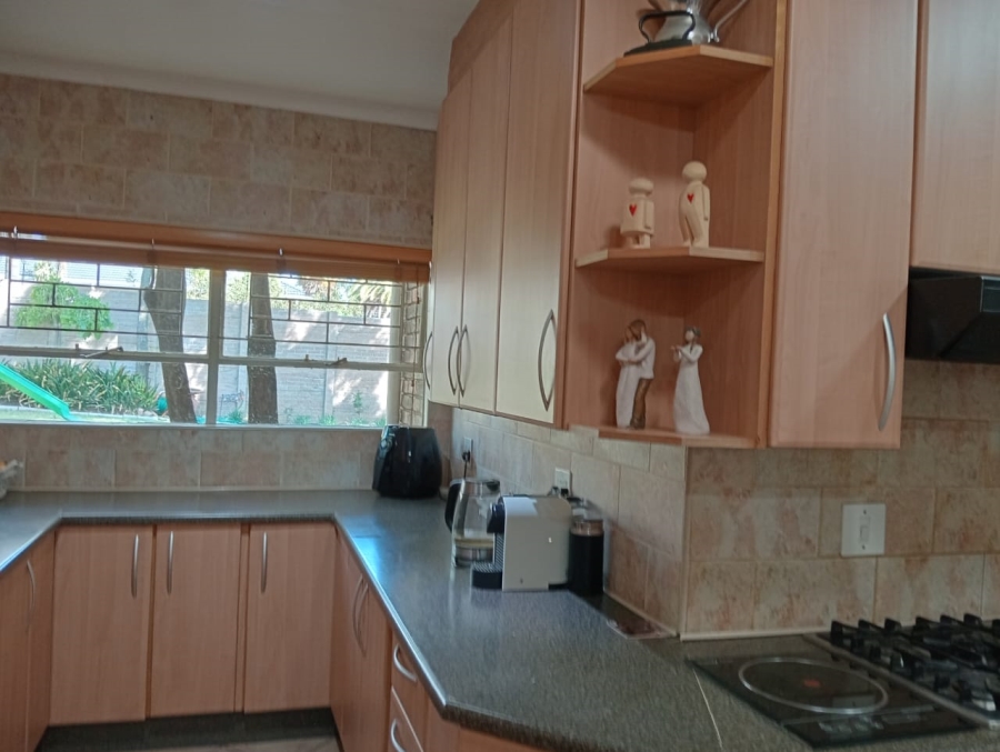 3 Bedroom Property for Sale in Glen Marais Gauteng