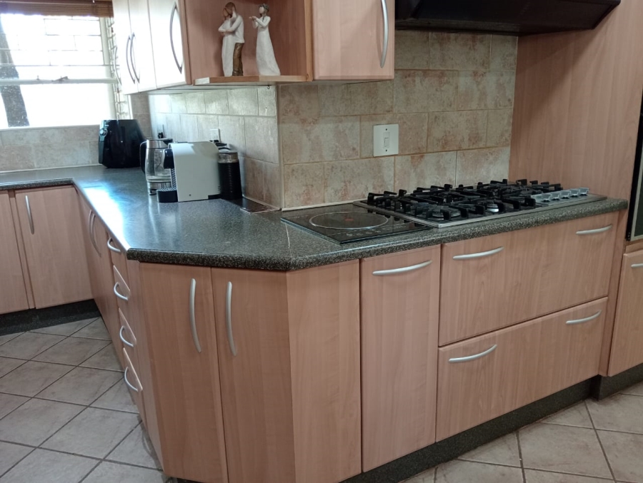 3 Bedroom Property for Sale in Glen Marais Gauteng