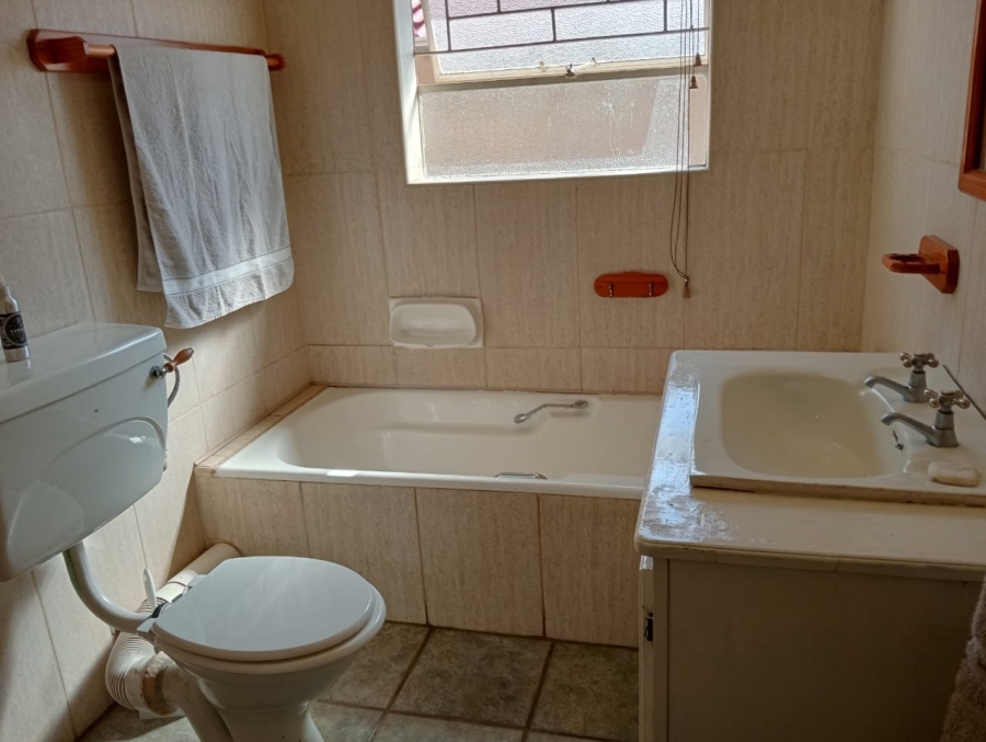 3 Bedroom Property for Sale in Glen Marais Gauteng