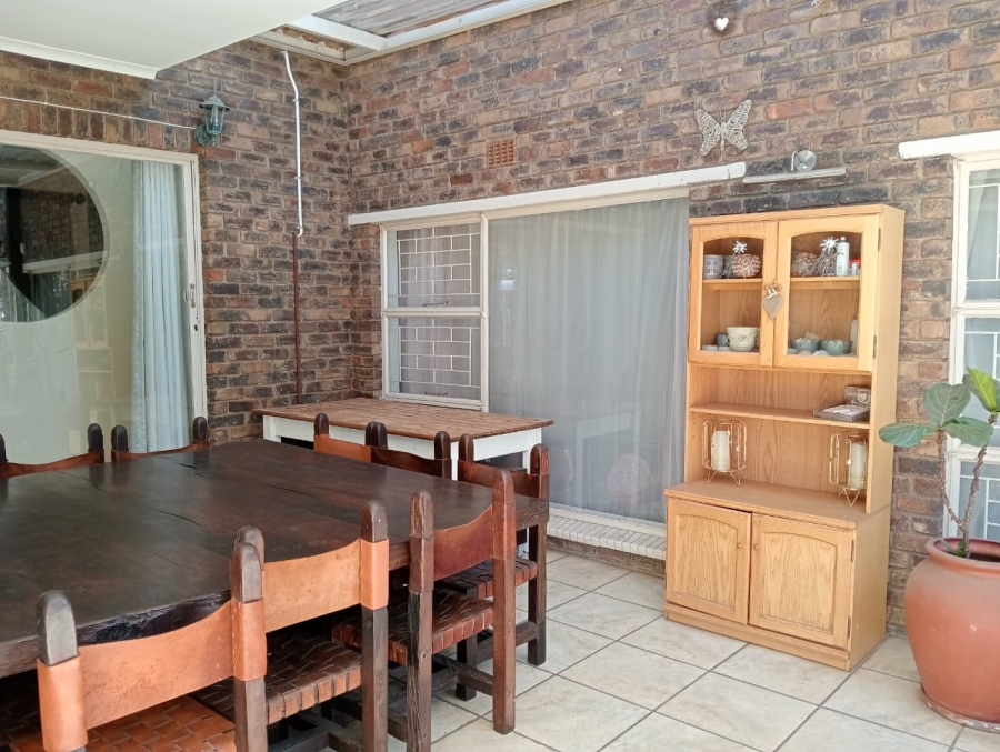 3 Bedroom Property for Sale in Glen Marais Gauteng