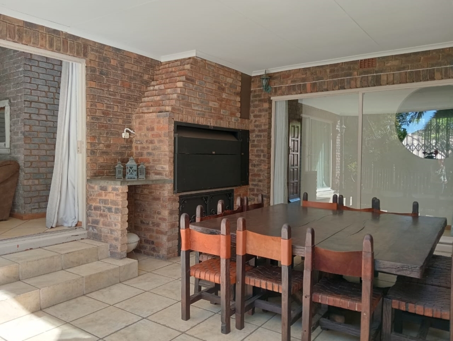 3 Bedroom Property for Sale in Glen Marais Gauteng