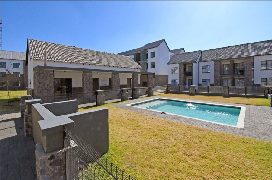 To Let 2 Bedroom Property for Rent in Glen Marais Gauteng