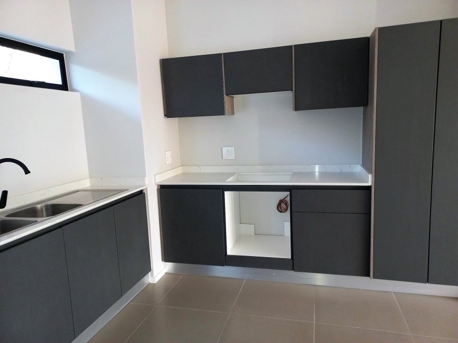 To Let 2 Bedroom Property for Rent in Bryanston Gauteng