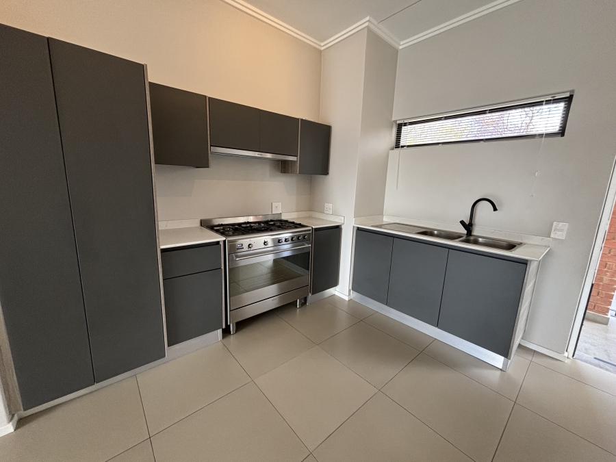 To Let 2 Bedroom Property for Rent in Bryanston Gauteng