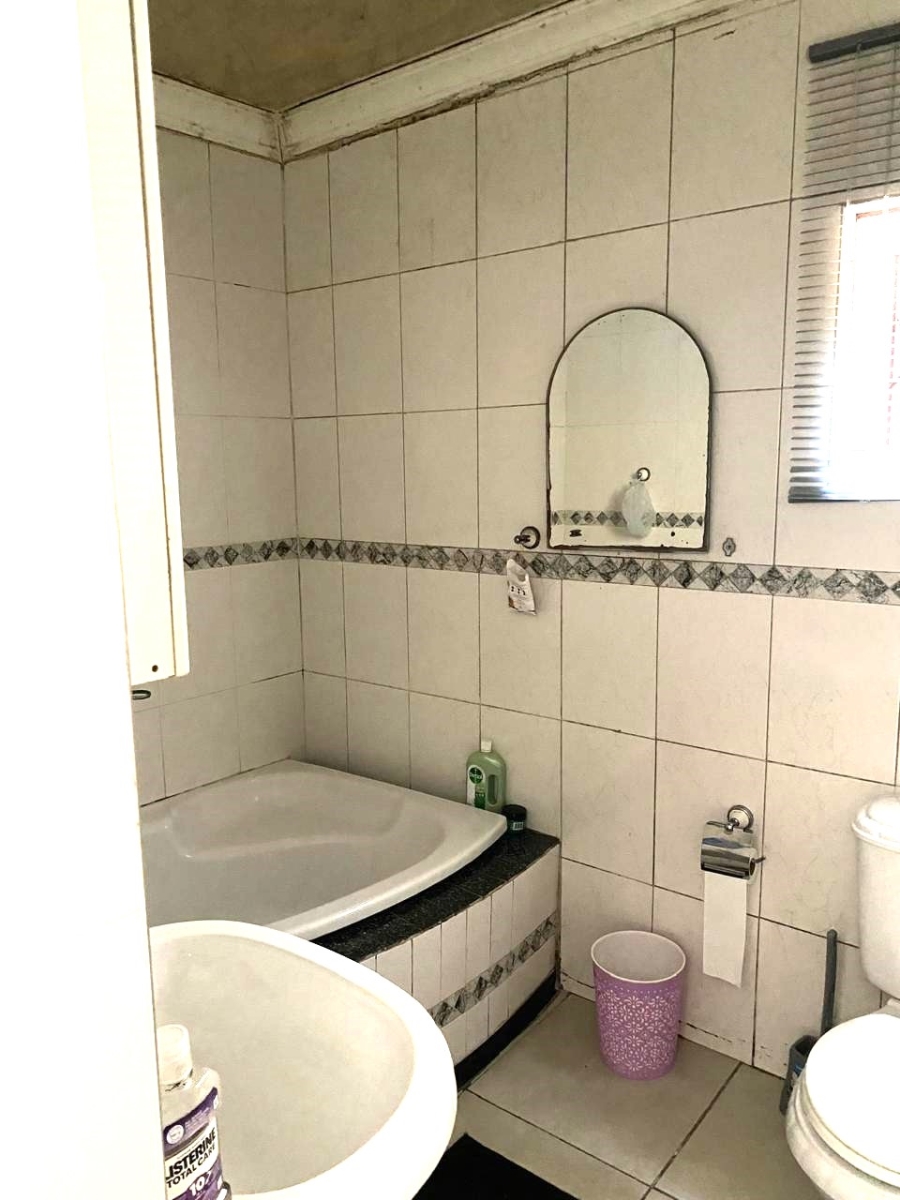 5 Bedroom Property for Sale in Spruit View Gauteng